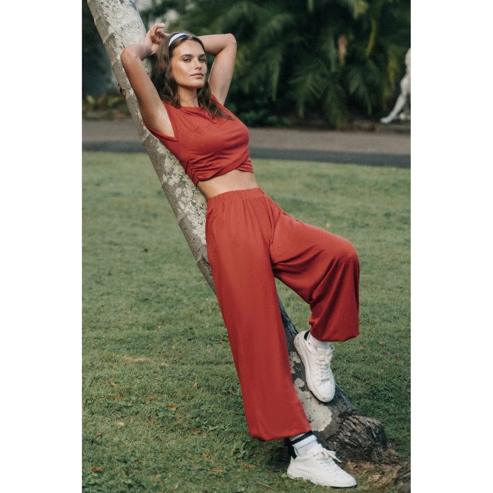 Cupshe Rust Red Twist Front Crop Top